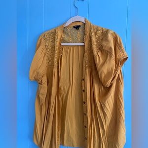TORRID BUTTON UP SHORT SLEEVE BLOUSE